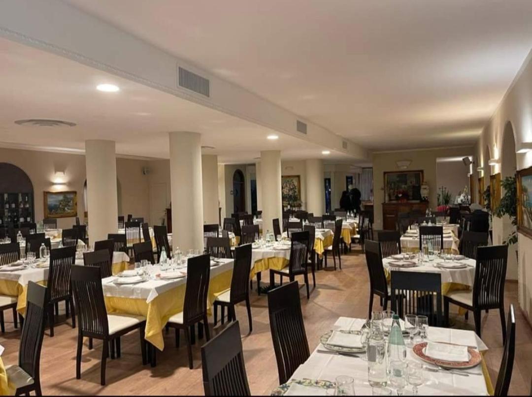 فندق La Vecchia Fattoria لوريتو المظهر الخارجي الصورة